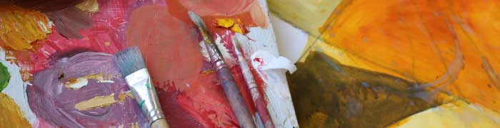 Künstleratelier AtelierPLÖGER – Pinsel und Materialien für abstrakte Kunst